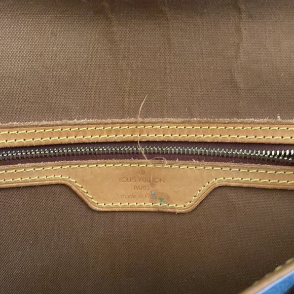 Classic Vintage Louis Vuitton crossbody bag - Picture 2 of 7